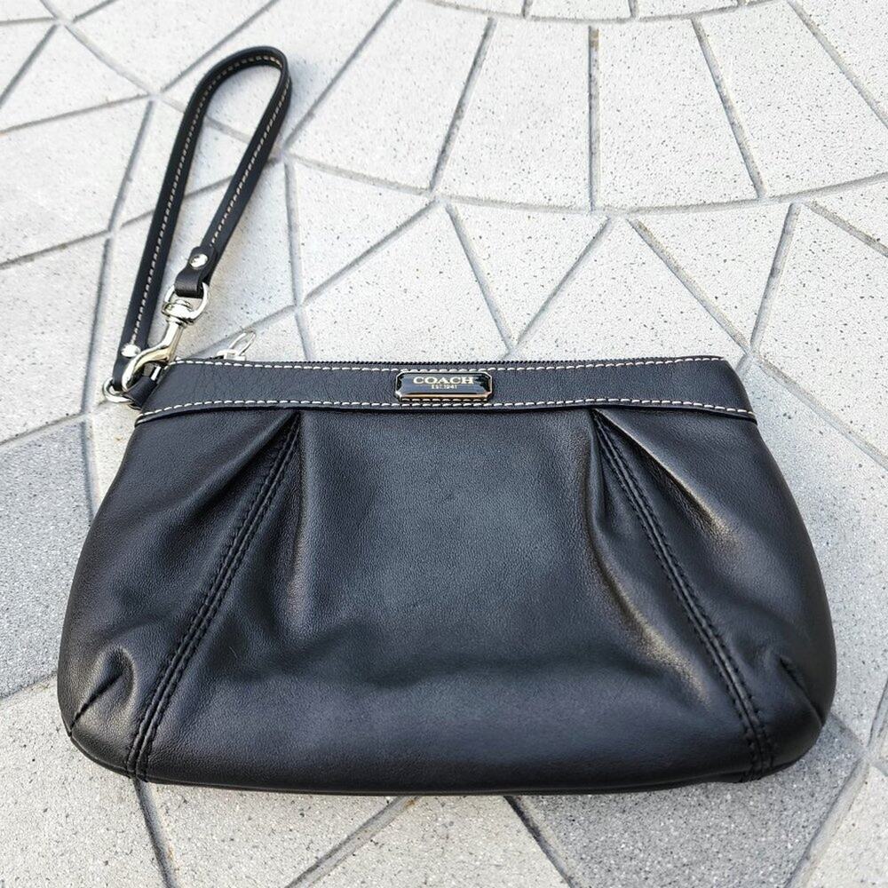 Coach 1941 SOHO Pleated Leather Zip Clutch Wristlet - Picture 2 of 13
